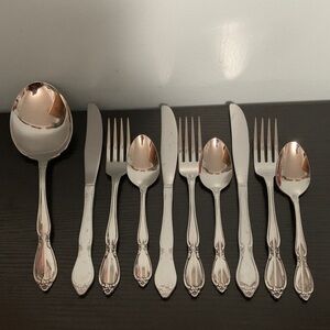 Oneida Community Stainless ‘Chatelaine’ Flatware Group